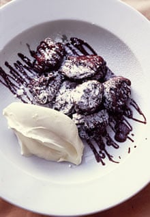 Prunes with chocolate and crème fraîche