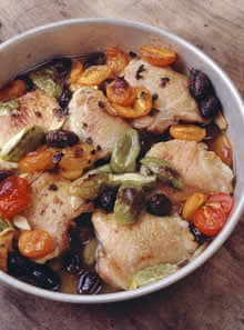 Baked chicken with tomatoes and olives