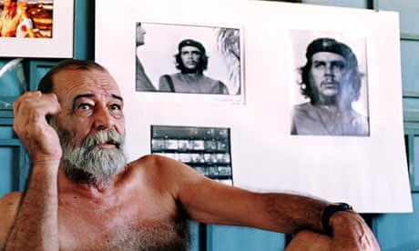 Alberto Diaz 'Korda' Gutierrez with Che Guevara portrait