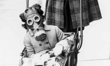 WW2-gas-masks-Southend-1941.