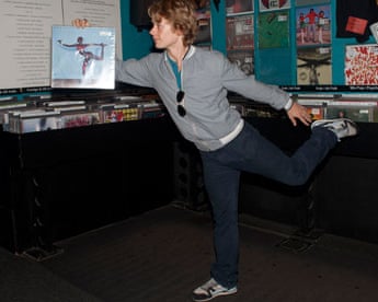 alfie-allen-set-to-find-fame