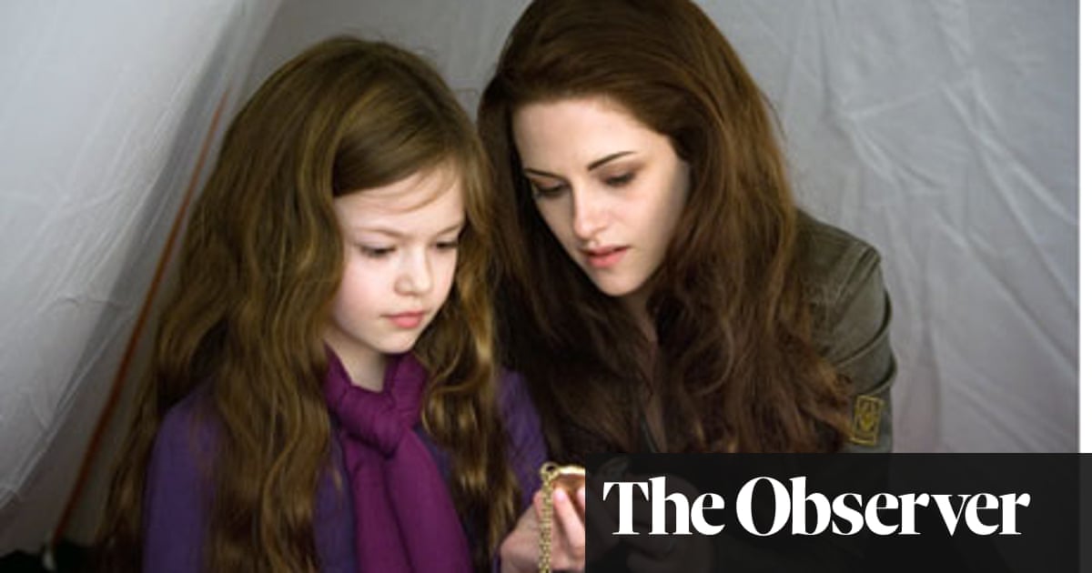 The Twilight Saga Breaking Dawn Part 2 Review Film The