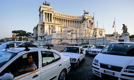 Taxi stand, National Monument Vittorio Emanuele II, Piazza Venezia, Rome, Lazio, Italy, Europe