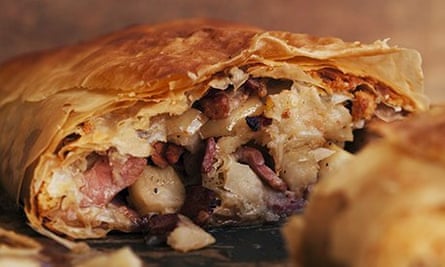 bacon and apple strudel