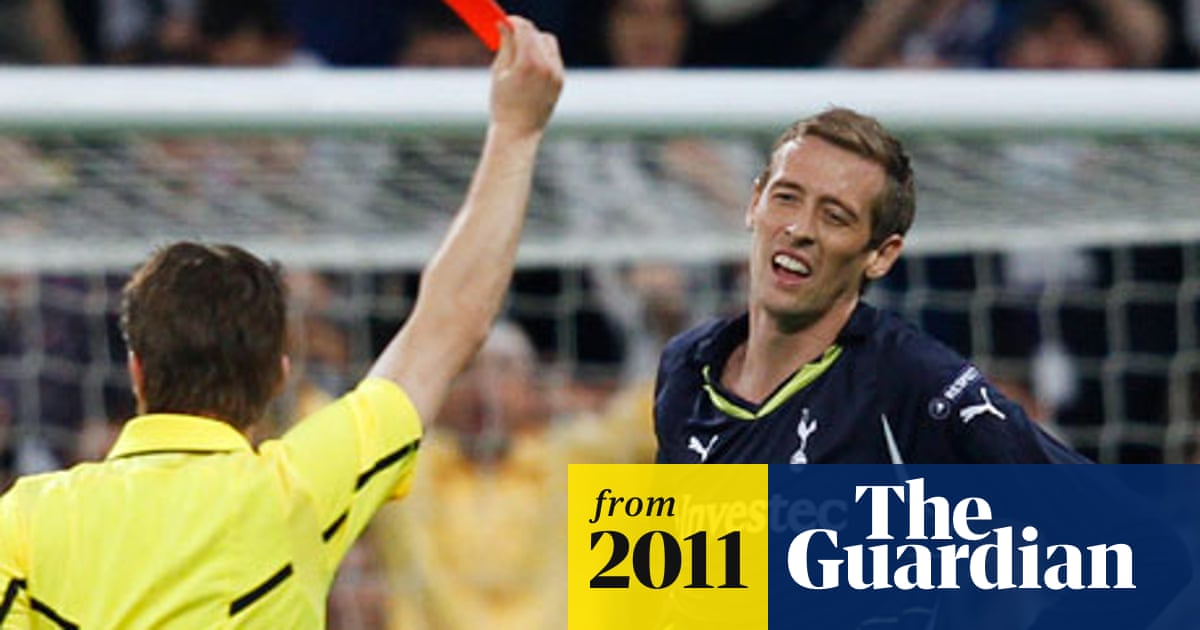 Peter Crouch Sorry For Red Card Says Spurs Captain Michael Dawson Tottenham Hotspur The Guardian
