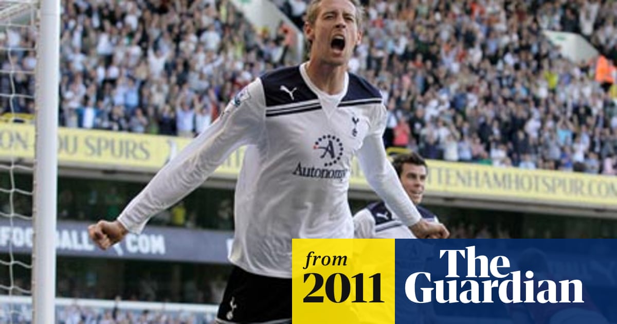 Stoke City Sign 10m Peter Crouch In Ambitious 22m Transfer Swoop Football The Guardian