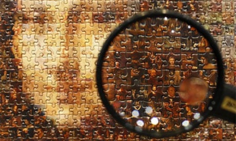 Mona Lisa puzzle magnifying glass