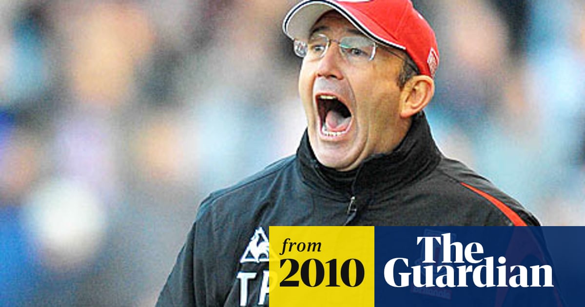 Tony Pulis To Protect Team Spirit With 10 Man Exodus From Stoke Stoke City The Guardian