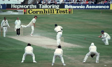 Bob Willis I Ve Met 250 000 People Who Told Me They Were At Headingley That Day Cricket The Guardian