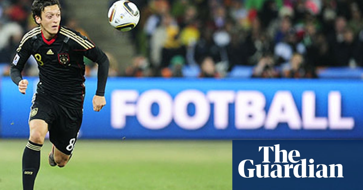 Mesut Ozil Completes 16 6m Move To Real Madrid From Werder Bremen Real Madrid The Guardian