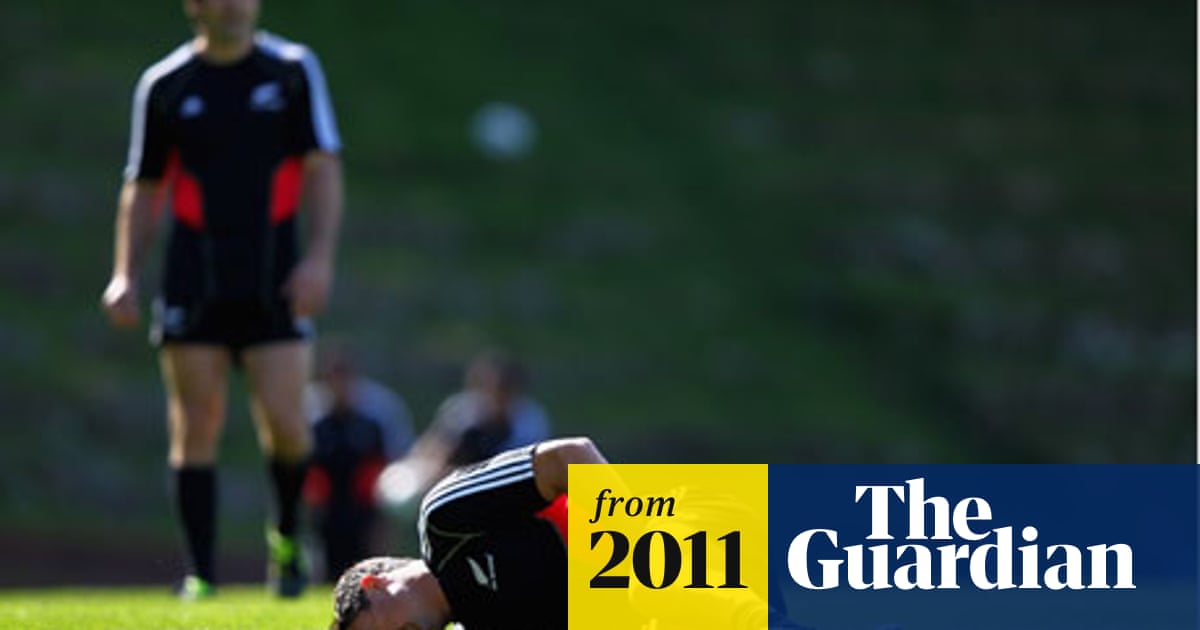 Rugby World Cup 2011: New Zealand lose Dan Carter to groin injury