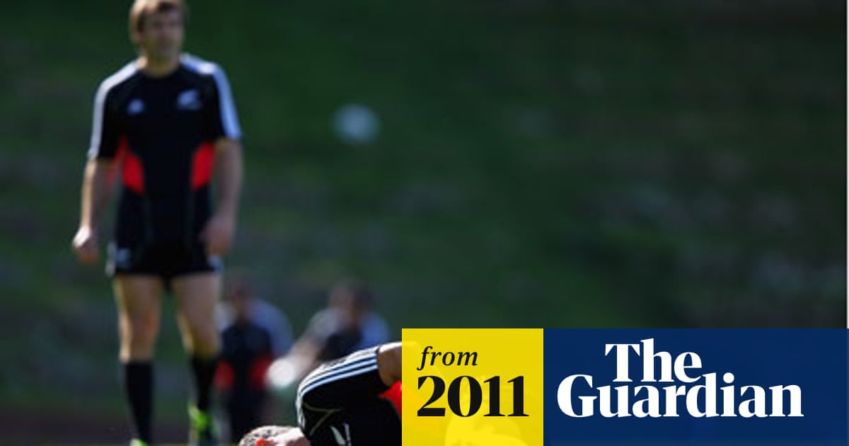 Rugby World Cup 2011: New Zealand lose Dan Carter to groin injury