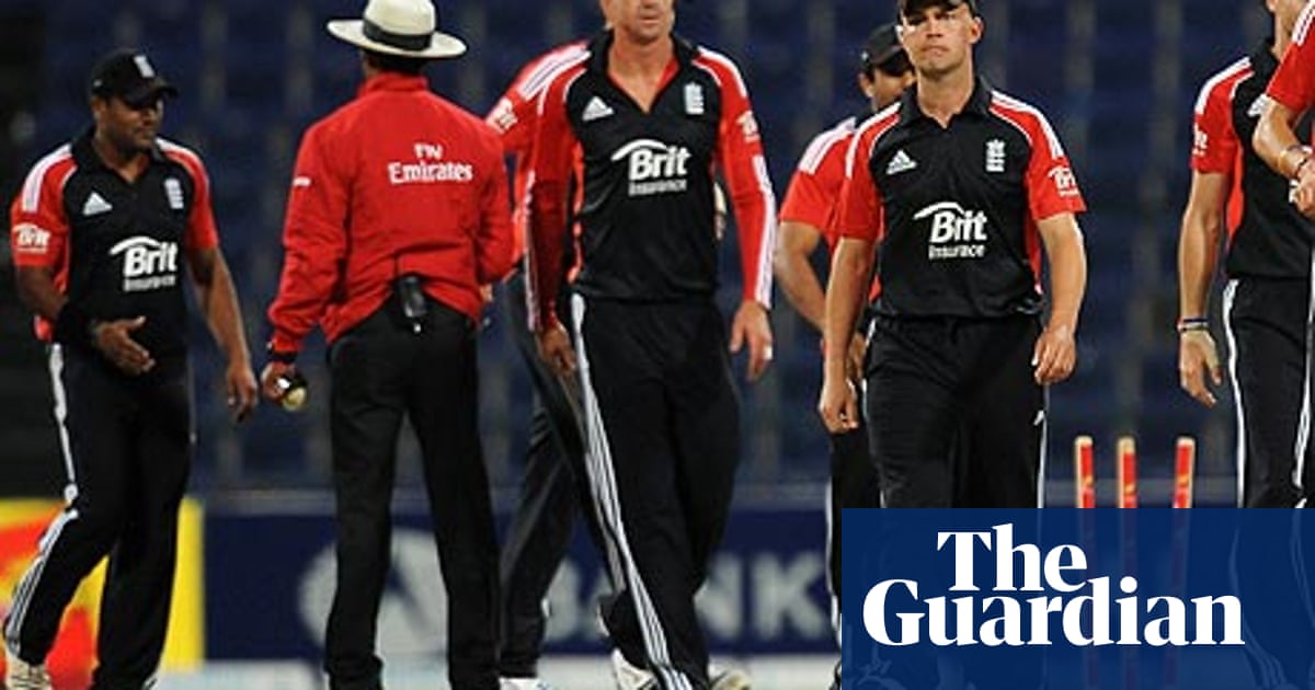 Alastair Cook Leads Way With Another Ton As England Beat