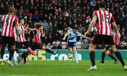 Sunderland Draw For 10th Time After Stuart Downing Equalises For West Ham Premier League The Guardian