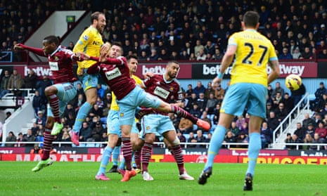 Glenn Murray scores the first goal for Crystal Palace against West Ham in the Premier League match
