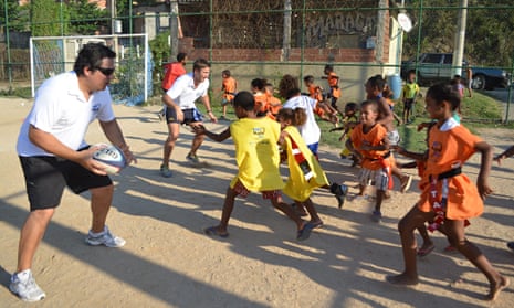 Youngsters in football-mad Brazil are taught the finer points of rugby union