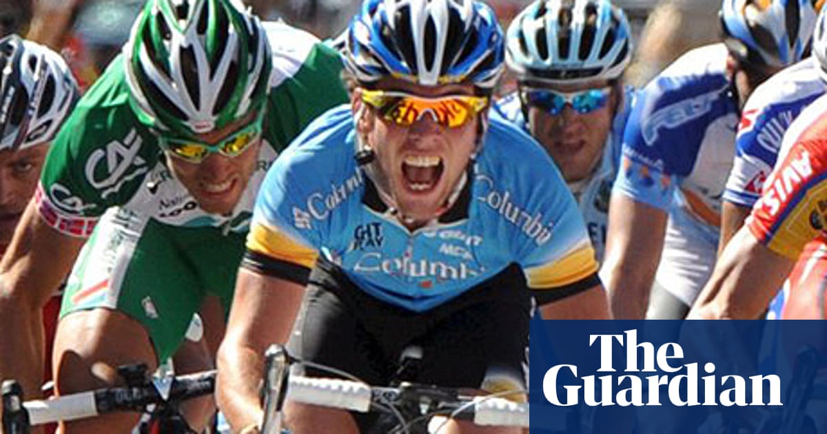 Tour De France Cavendish Sprints Away From The Field And