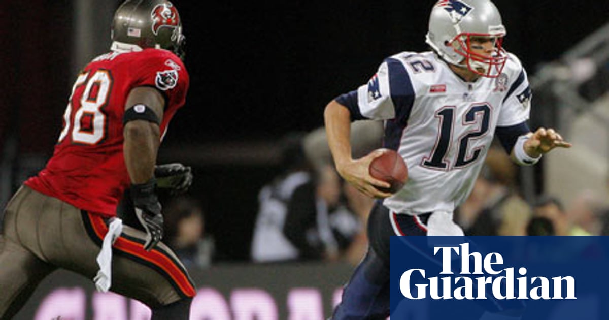 New England Patriots Scuttle Buccaneers As Nfl Charms Wembley Nfl The Guardian