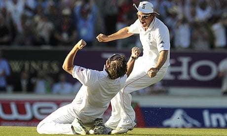 Graeme Swann and Andrew Strauss celebrate the final wicket of the 2009 Ashes