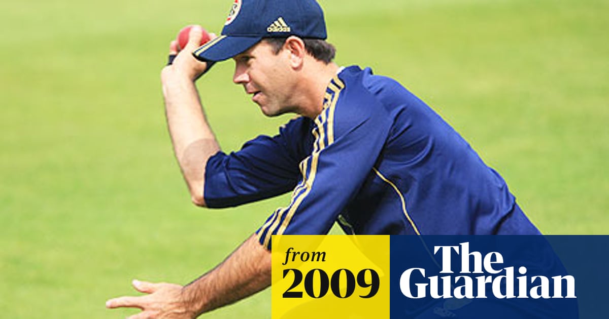 Andrew Strauss Tells Barmy Army To Give Ricky Ponting Banter Not Abuse The Ashes The Guardian