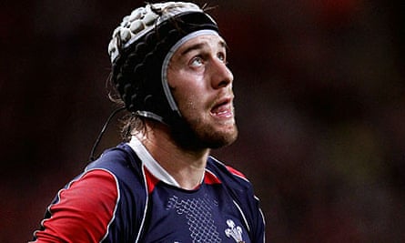 Deposed Captain Ryan Jones Keeps Wales Place For New Zealand Test Wales Rugby Union Team The Guardian