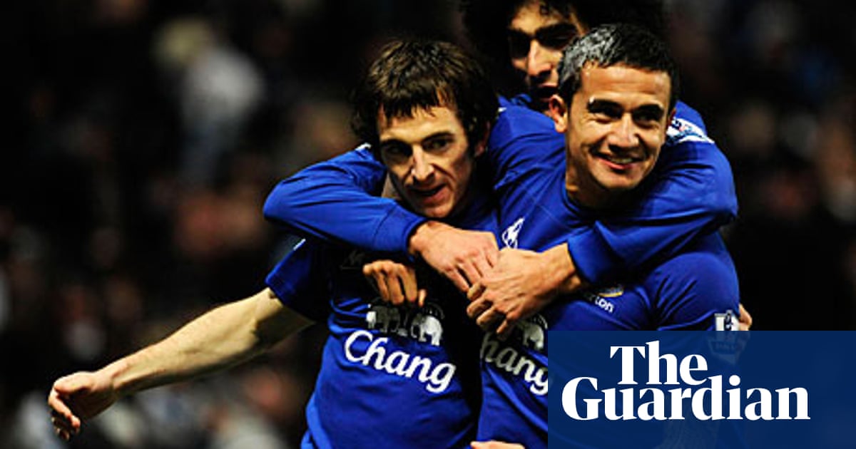 Carlos Tevez's return ruined as Manchester City lose to Everton