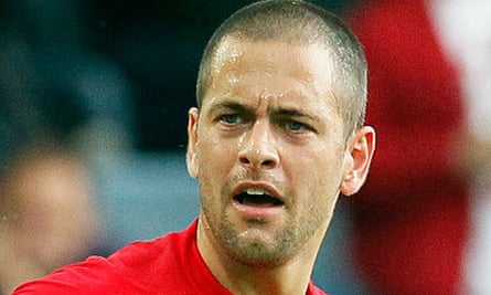 Chelsea Set To Free Joe Cole And Go After Yossi Benayoun Chelsea The Guardian