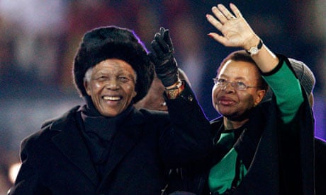 World cup final: Nelson Mandela waves to the crowd