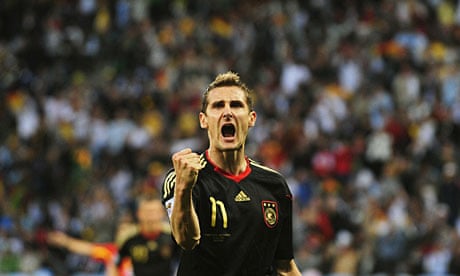 aansluiten verantwoordelijkheid Goed opgeleid World Cup 2010: Miroslav Klose threatens to eclipse goalscoring gods |  Germany | The Guardian