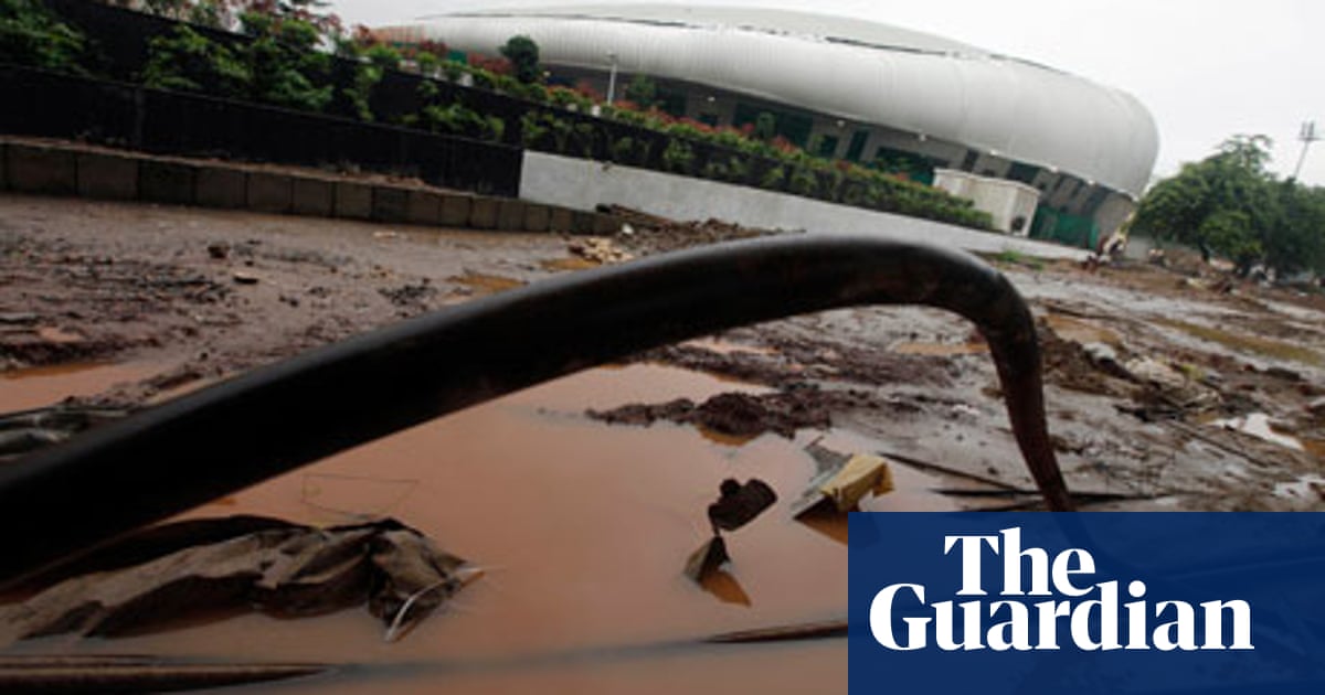 Delhi Battling Human And Financial Cost Of Hosting Commonwealth Games Commonwealth Games 2010 The Guardian