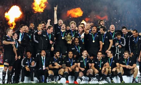 New Zealand celebrate their 8-7 win over France in the World Cup final at Eden Park