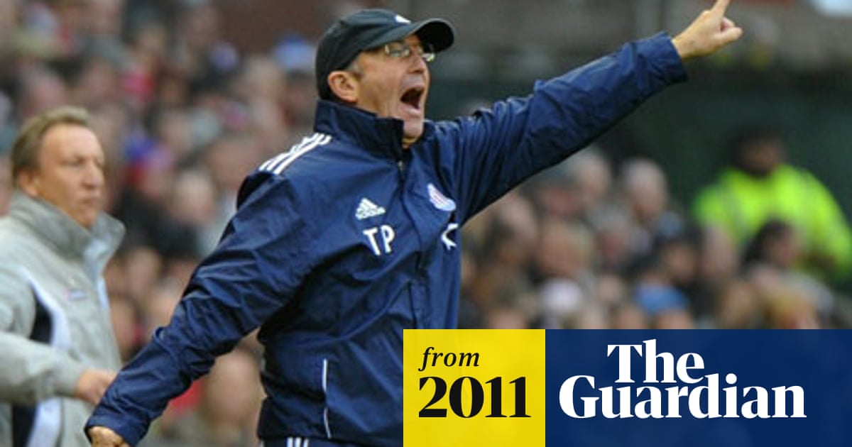 Tony Pulis Considering Appeal Against Fa Fine For Improper Conduct Stoke City The Guardian