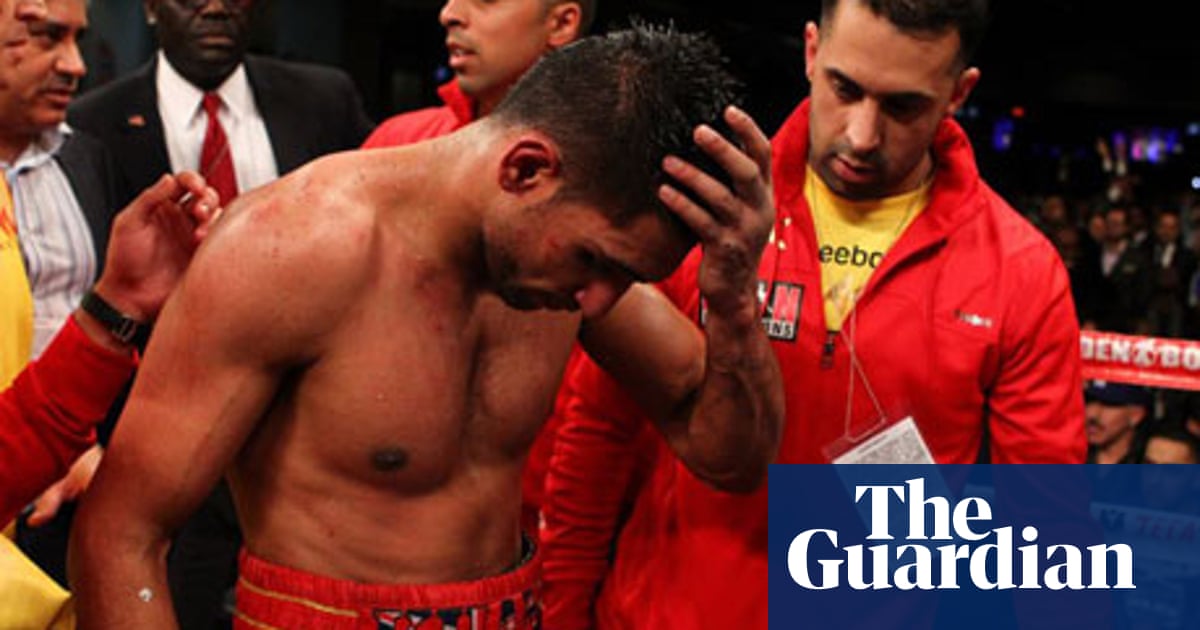 Amir Khan Loses Title To Lamont Peterson In Controversial