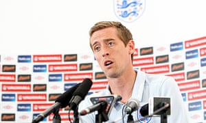 Peter Crouch Wants England To Beat Wales To Prevent Gareth Bale Taunts Football The Guardian
