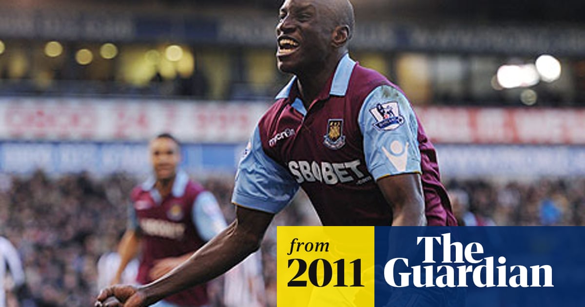 Demba Ba Leaves West Ham And Looks To The Premier League West Ham United The Guardian