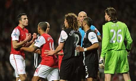 Arsenal's Robin van Persie remonstrates with Newcastle's Tim Krul