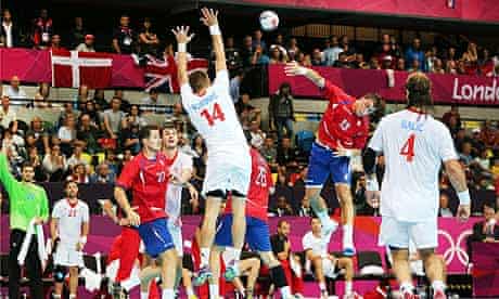 Serbia on the attack with Croatia in the Group B handball match