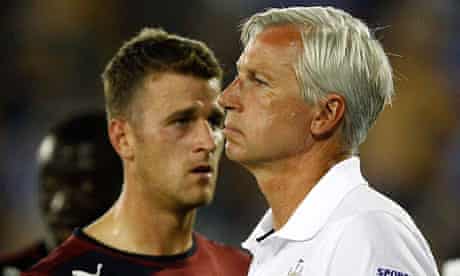 Ryan Taylor is congratulated by Alan Pardew after he scored Newcastle's leveller against Atromitos