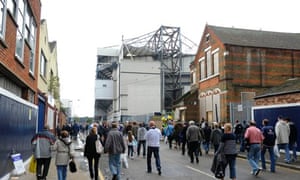 David Baddiel Criticises David Cameron S Support Of Spurs Yid Army Chant Video Stage The Guardian