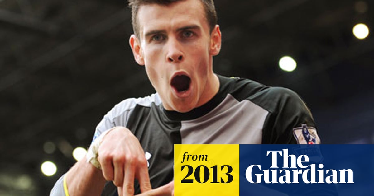 Tottenham S Gareth Bale Wins Pfa Player Of Year Award For Second Time Gareth Bale The Guardian