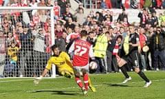 Lee Frecklington scores for Rotherham 