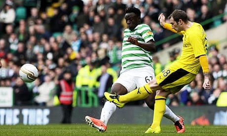 Hibernian's Kevin Thomson battles with Celtic's Victor Wanyama