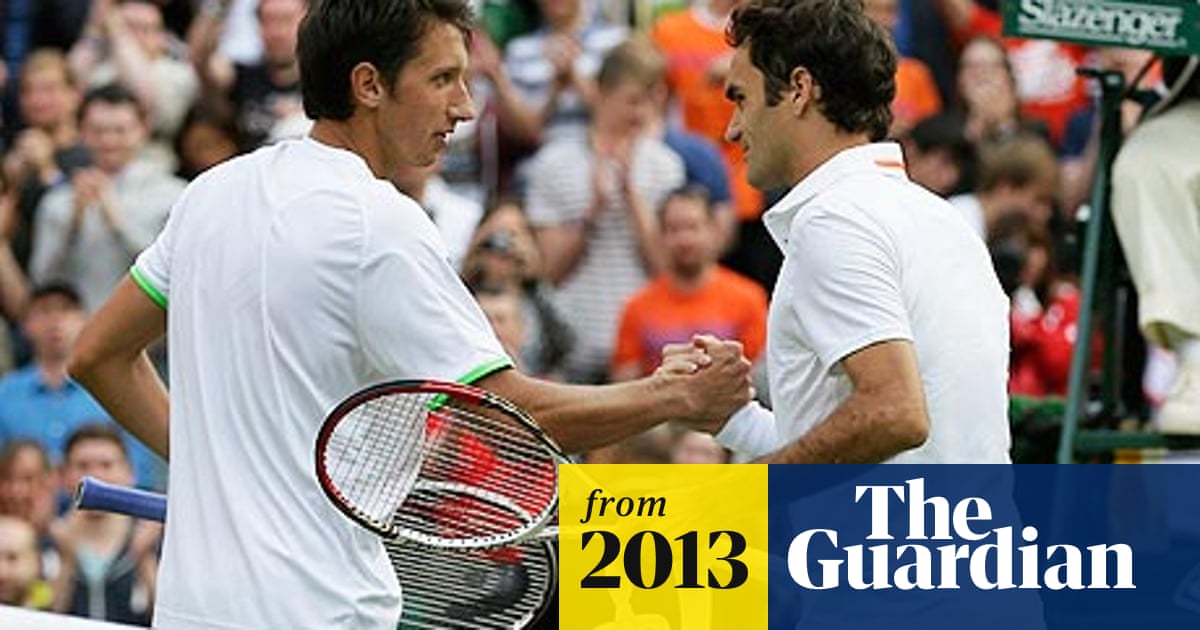 Roger Federer sent crashing out of Wimbledon by Sergiy Stakhovsky