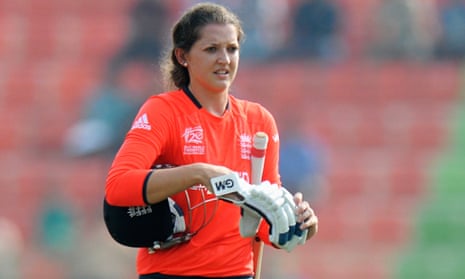 Sarah Taylor leads England women to comfortable win over New Zealand |  England women's cricket team | The Guardian