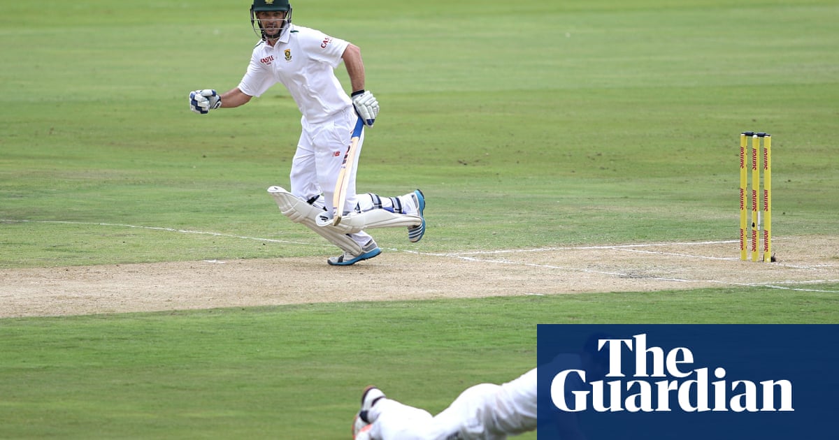 England Bowlers Toil As Debutant Cook Gives South Africa The