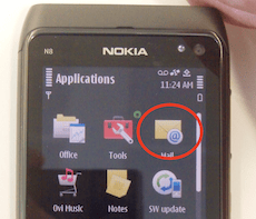 Nokia N8: email icon