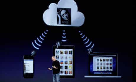 Steve Jobs introduces iCloud at WWDC
