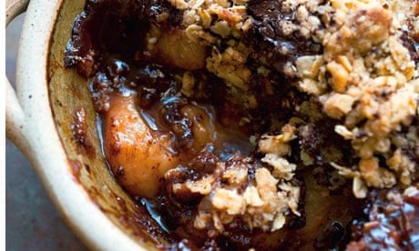 Nigel Slater's pear and chocolate oat crumble