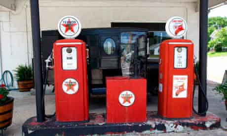 Dinky gas pumps, Lynchburg