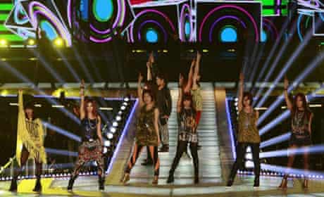 South Korean girl group T-ara  on stage 